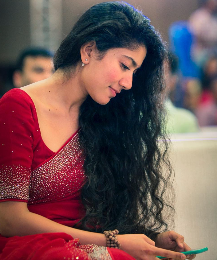 Sai Pallavi Wear a Red Saree with Red Blouse and look so pretty and cute