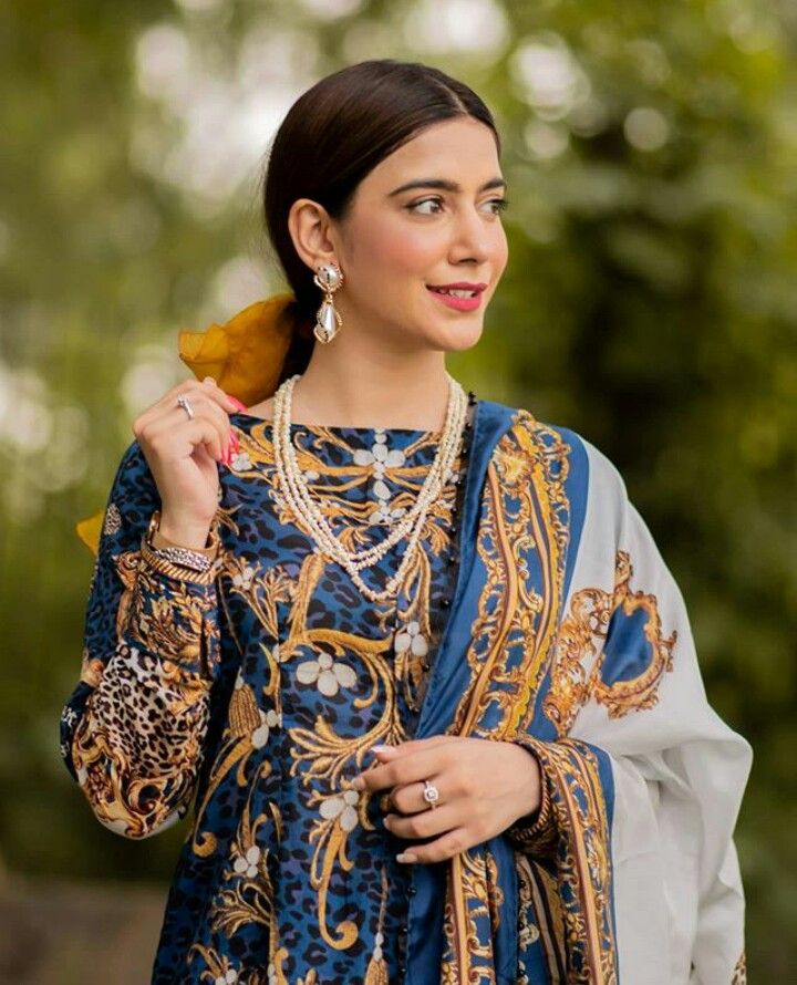 kurti-with-necklace