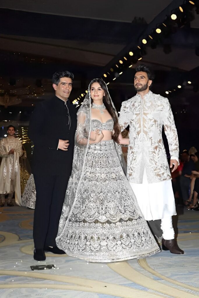 manish malhotra fashion show