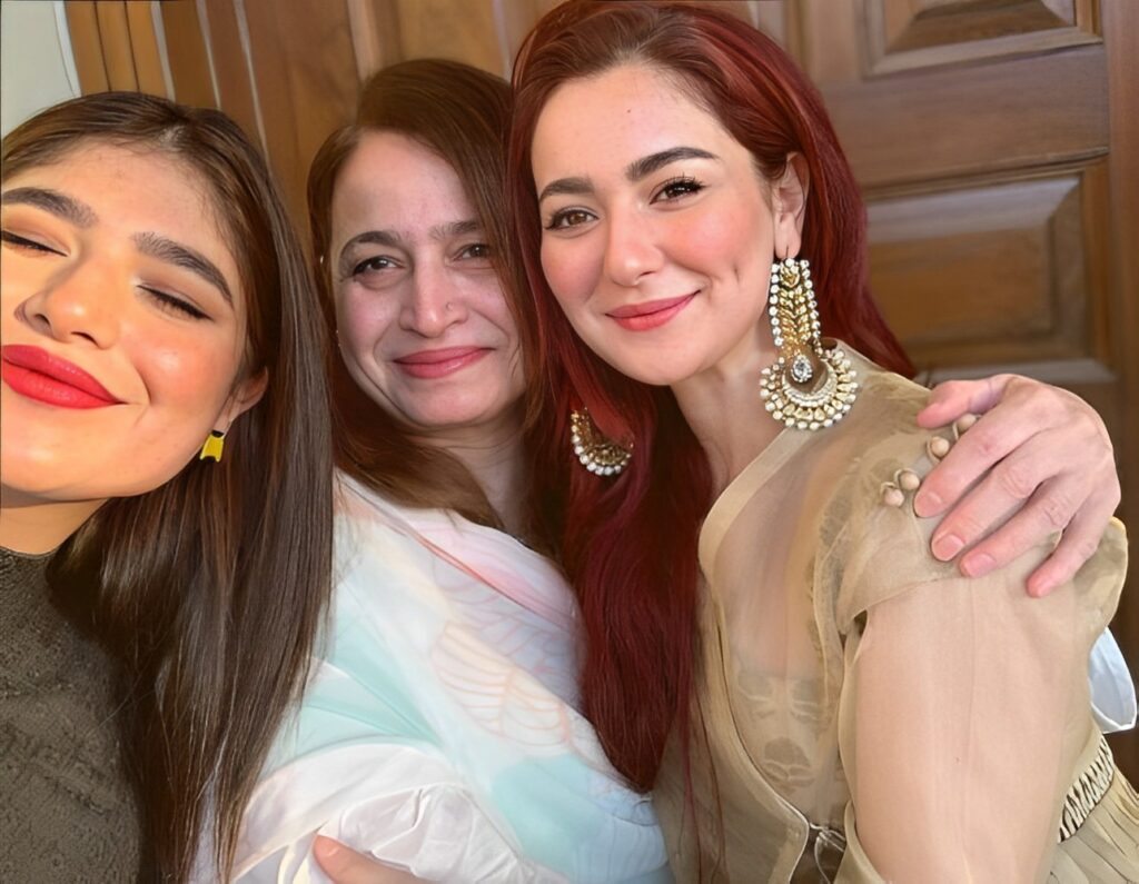 most adorable Hania Aamir with her mother and sister