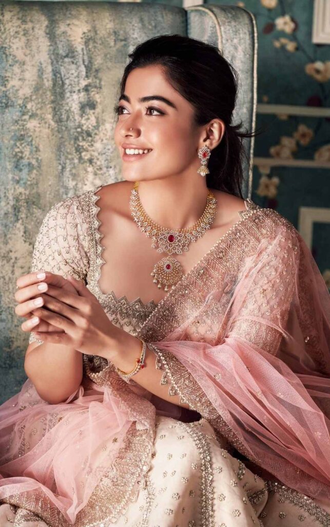 Rashmika Mandanna Pink Saree And Jewellery Photos