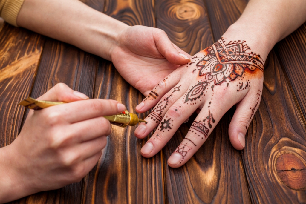 Trending Simple Mehndi Designs 2023