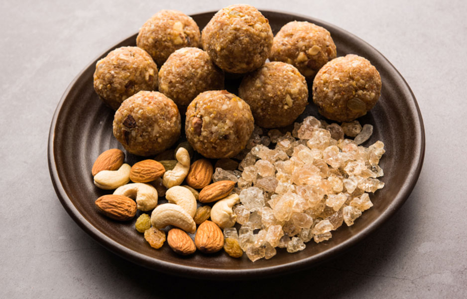 Gaund ke Laddu- Indian Home-Made Winter Foods  