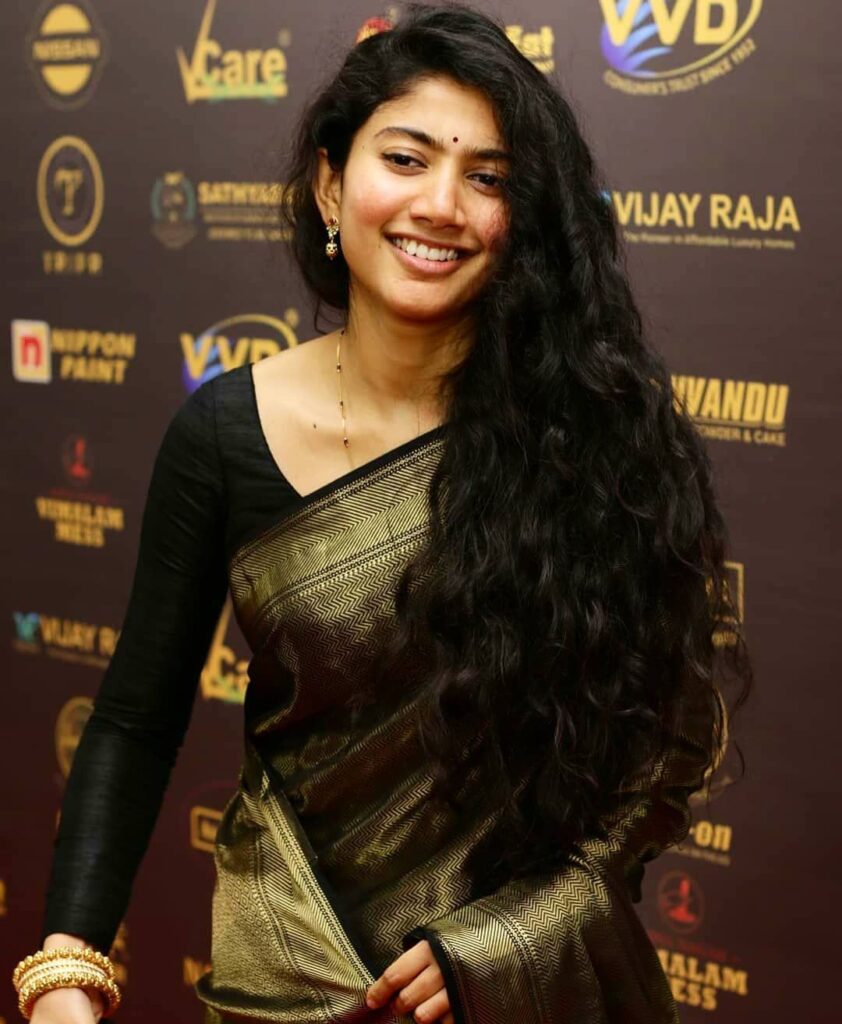 Sai Pallavi in Black Cotton Saree Photo