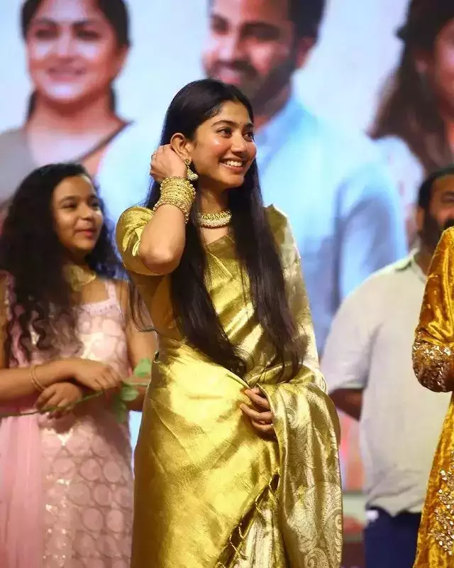 Sai Pallavi wear Golden Sarees with matching blouse designs
