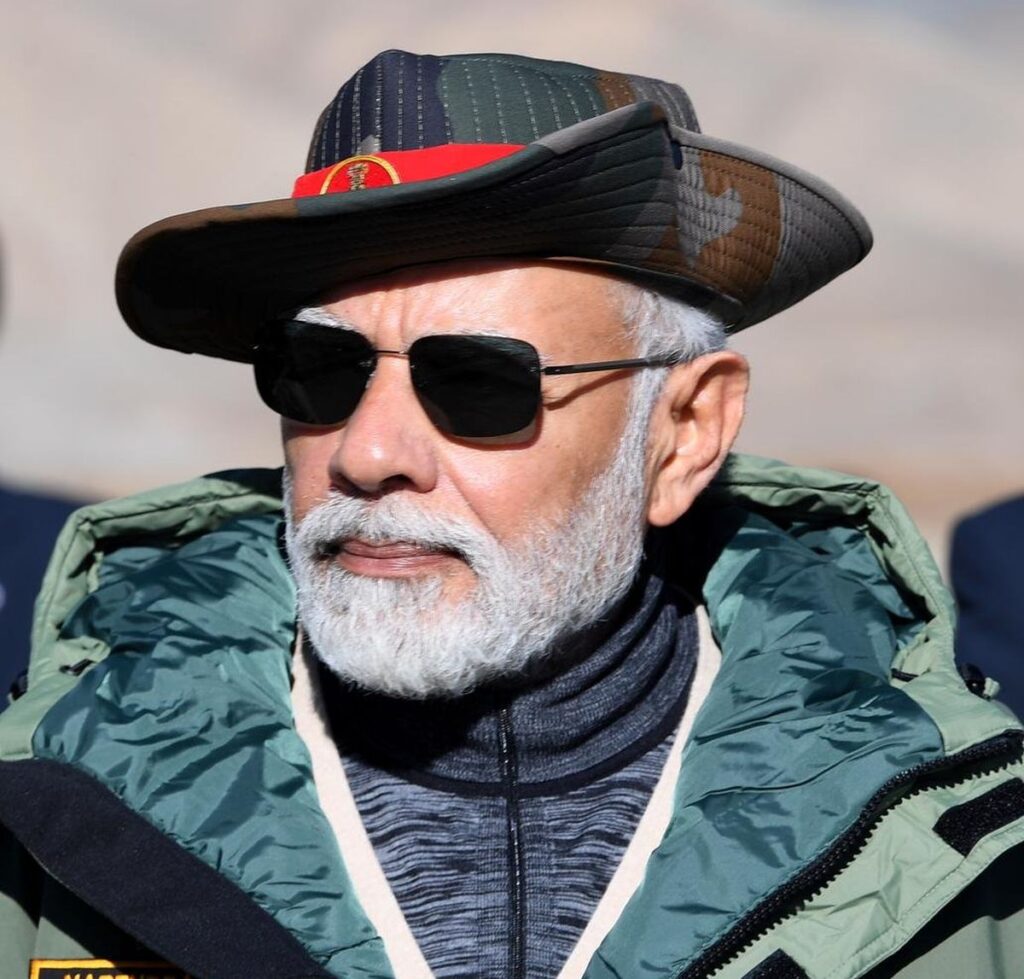 Modi wear army dress with beard look style