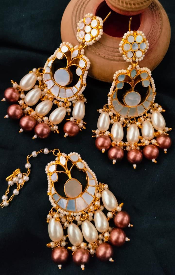 white and brown pachi kundan earring matching for white, black, golden and yellow kurtis